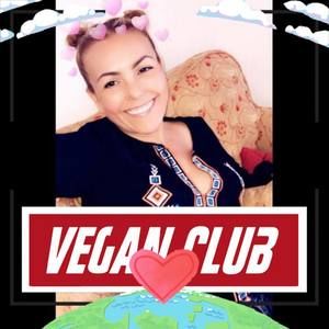 Meet your Posher, Rita